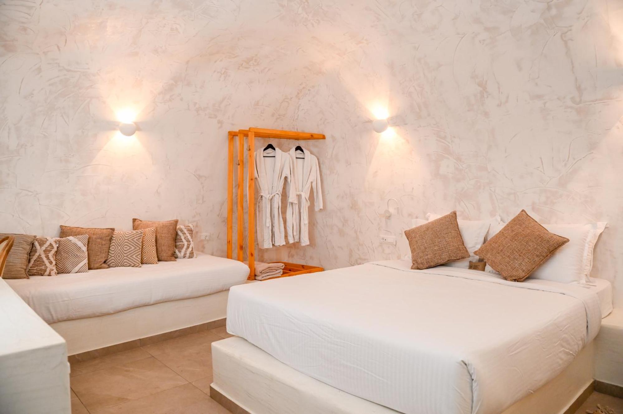 White Curves Santorini Bed & Breakfast Akrotírion Dış mekan fotoğraf