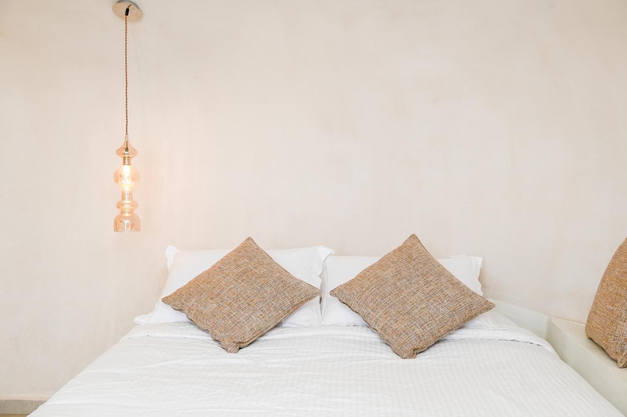 White Curves Santorini Bed & Breakfast Akrotírion Dış mekan fotoğraf